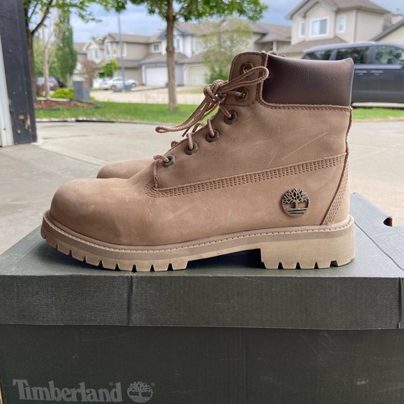 Timberland Boots - Picture 3 of 5